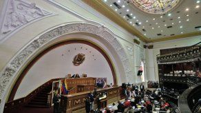 Oposición venezolana instalará el Parlamento aunque no asista el chavismo