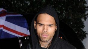 El promotor de Chris Brown niega haber estafado a una secta filipina
