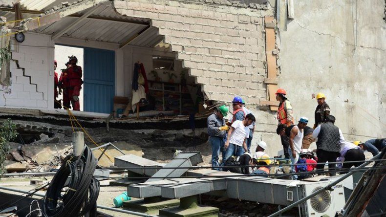 Al menos 47 muertos en el central Estado de México por el terremoto
