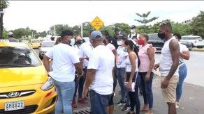 Residentes de Panamá Viejo protestan por falta de bonos, Comisión del Gobierno acudió al lugar