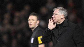 Ferguson multado por críticas a juez de línea