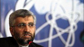 Irán mantienen programa de enriquecimiento de uranio