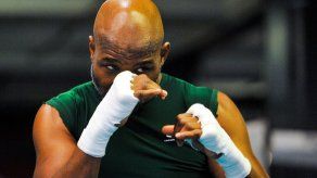 Kovalev destrona a Bernard Hopkins en los semipesados