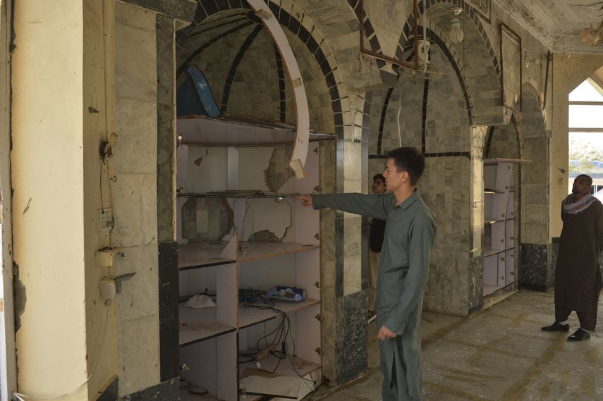 El incidente se produce una semana después de que un atentado perpetrado por la filial local del grupo extremista Estado Islámico se cobró la vida de 46 fieles en otra mezquita chií del norte.