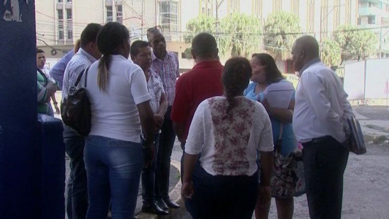 Docentes y padres de familia levantan petición por situación de escuela Rep. de Venezuela