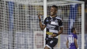 El panameño Víctor Medina fichó por el Saprissa en Costa Rica