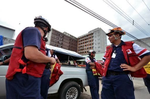 Cruz Roja desplaza helicóptero y especialistas a Costa Rica