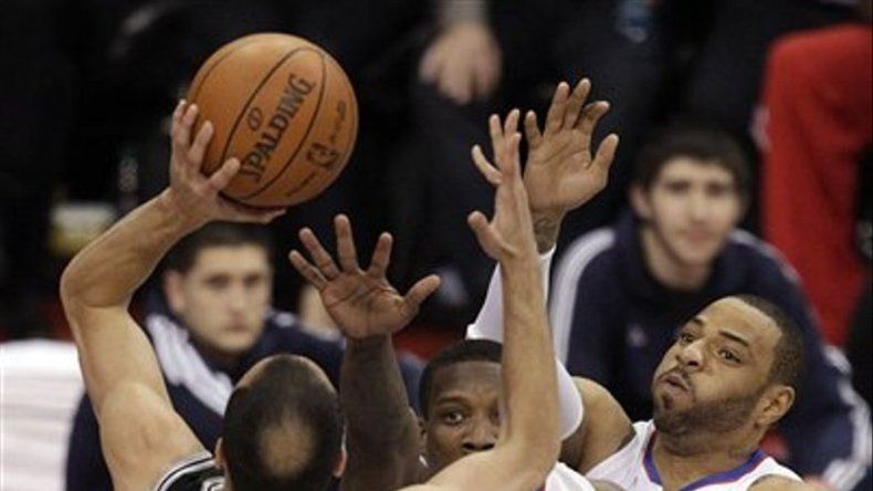 NBA: Spurs 102, Clippers 99; San Antonio barre la serie