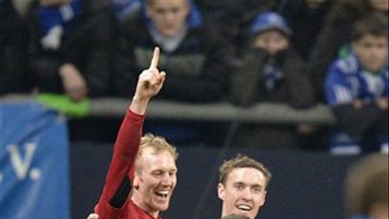 Schalke caer 3-1 ante Friburgo en Bundesliga