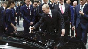 Daimler inaugura fábrica en Rusia