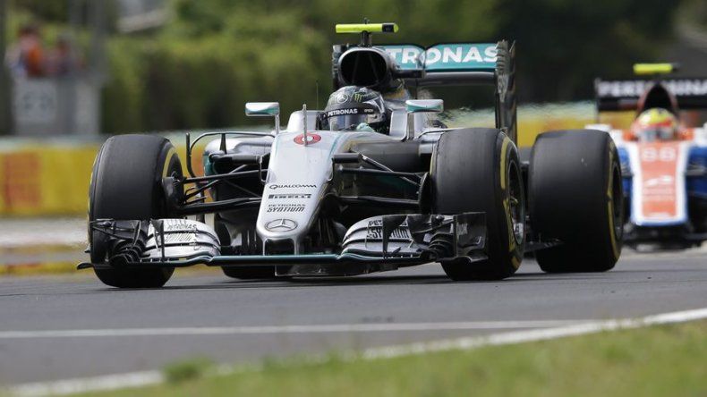 Rosberg (Mercedes) lidera los primeros entrenamientos libres en Monza