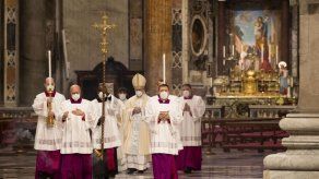 Francisco ofrece su bendición de Año Nuevo pese a la ciática Francisco ofrece su bendición de Año Nuevo pese a la ciática