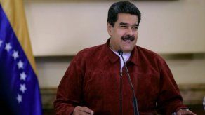 Maduro viaja a China en busca de oxígeno para su plan económico