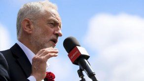 Candidatos británicos intercambian críticas en último día