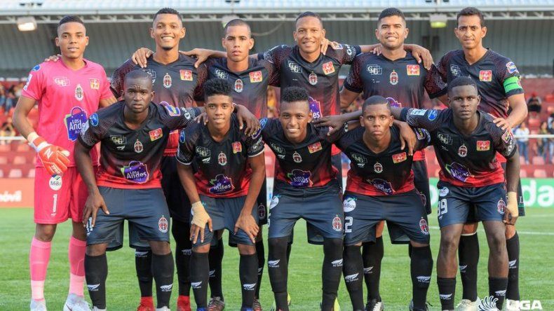 El Sporting sigue líder e invicto en la LPF