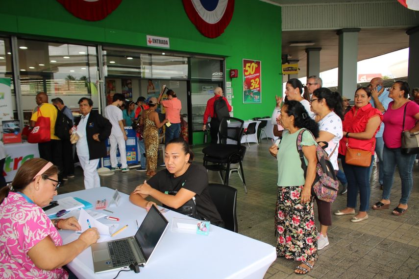 Supermercados Xtra impacta con más de 10 mil atenciones en sus Ferias de Salud gratuitas.