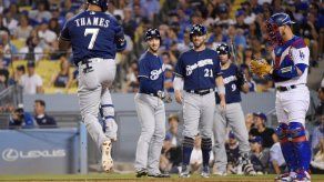 Thames y Yelich guían a Cerveceros en triunfo sobre Dodgers