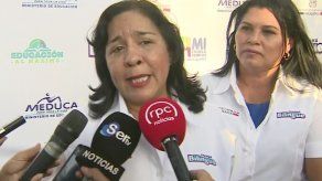 Realizan acto para despedir a docentes que viajarán para programa Panamá Bilingüe