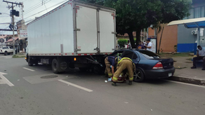 Accidente de tránsito frente a la USMA en Herrera deja una persona herida.