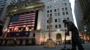 Wall Street abre con baja de 2%