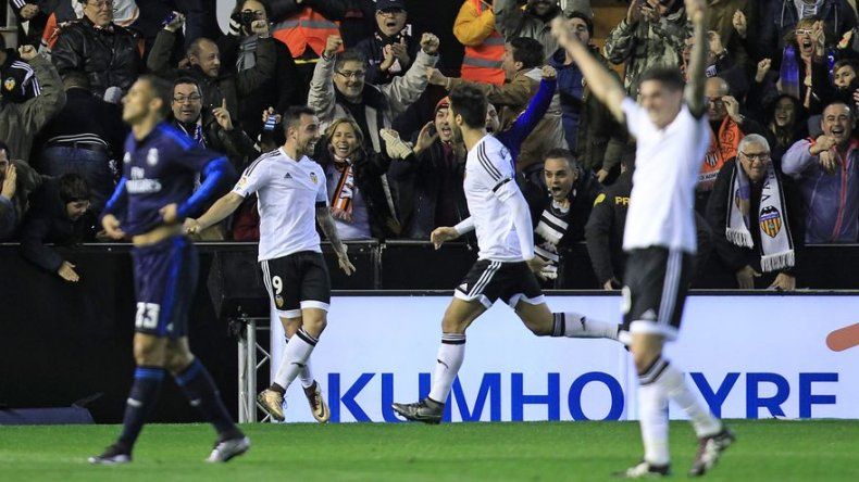 El Madrid no pasa del empate 2-2 en Valencia y sigue tercero