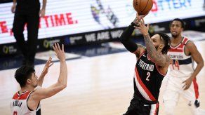 Lillard guía a disminuidos Blazers a triunfo en Washington