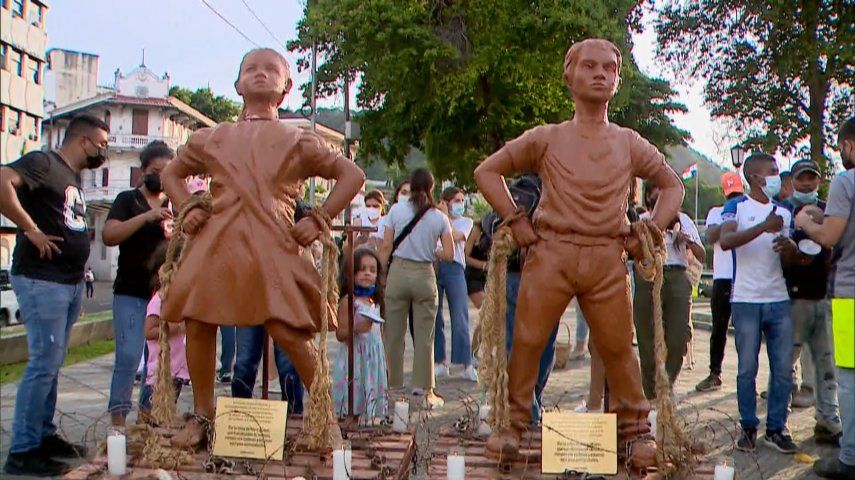 Las dos estatuas