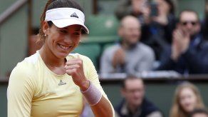 Muguruza no afloja y jugará sus primeras semifinales en París