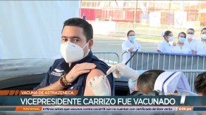 El vicepresidente Carrizo se vacunó con la dosis de AstraZeneca.