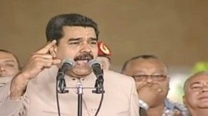Nicolás Maduro entregó decreto de Constituyente