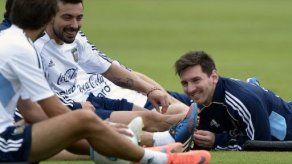 Messi se entrenó con normalidad y jugaría ante Colombia