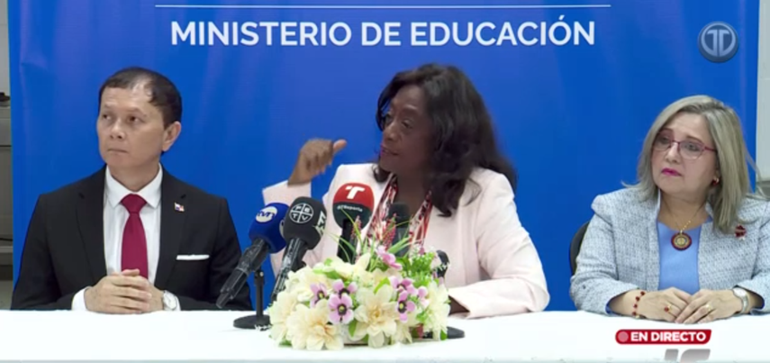 Ministra del MEDUCA