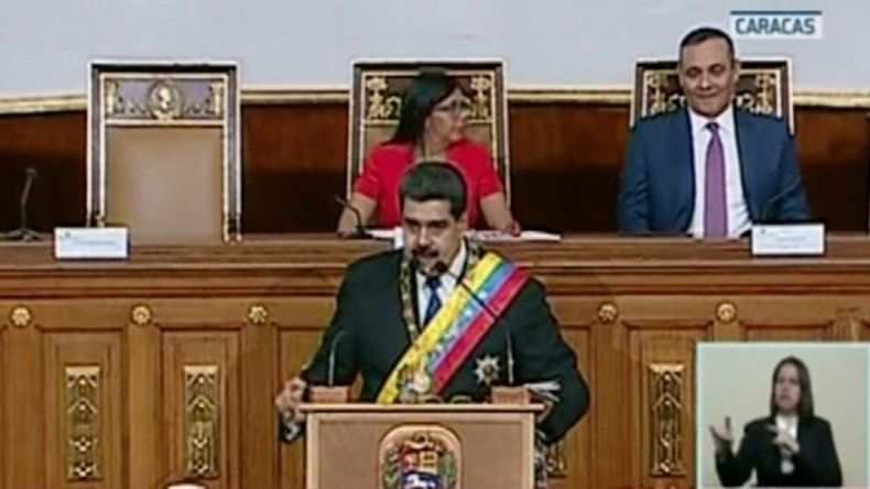 Maduro amenaza a jefe parlamentario con castigo severo tras gira europea