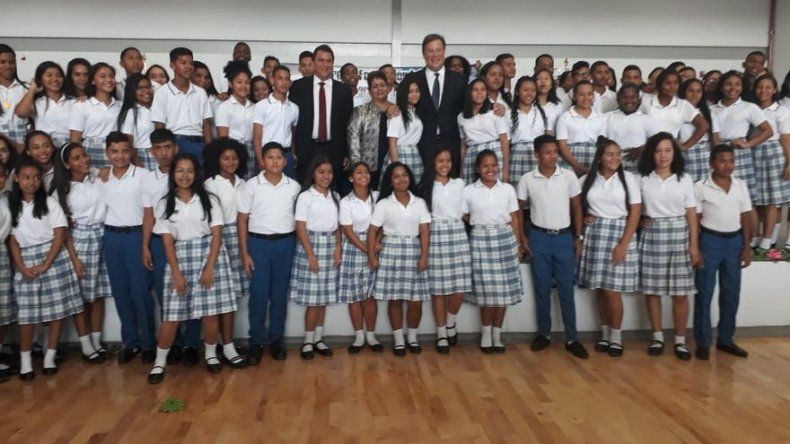 Primera generación de Pre Media se gradúa en escuela bilingüe Padre Fernando Guardia Jaén