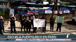 Docentes de Escuela República de Puerto Rico está en paro desde el martes