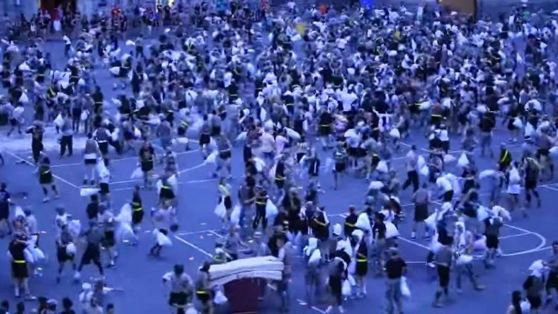 Una pelea de almohadas deja 30 heridos en una academia militar de EE.UU.