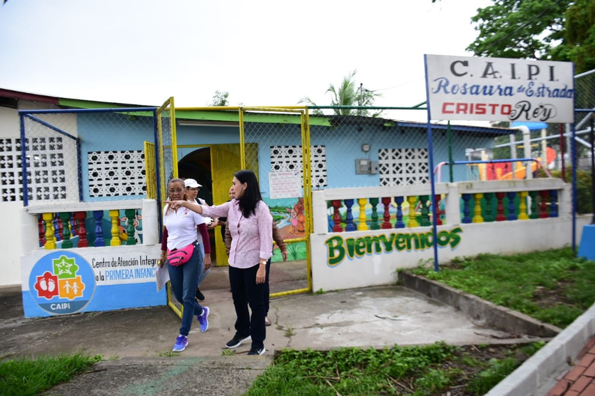 Centros integrales públicos para infantes.