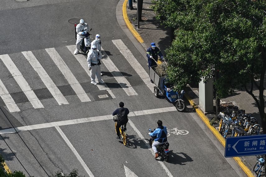 Las autoridades de Shanghái han sido criticadas por el duro confinamiento que han impuesto a la población.