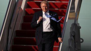 Trump ataca a los medios y reivindica su política exterior en Twitter