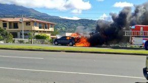 Vehículo se incendia en Chiriquí