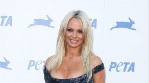 Pamela Anderson solicita que se sirva comida vegana en cárceles de California