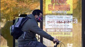 AP - GEOFF MULVIHILL y RACHEL LA CORTE