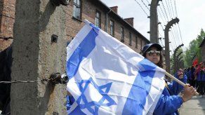 Marcha en Auschwitz en honor a víctimas del Holocausto