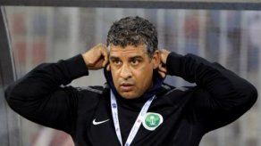 Federación saudita despide como seleccionador al holandés Frank Rijkaard