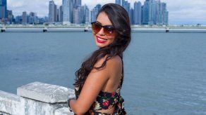 Vestido de flores y espalda cruzada