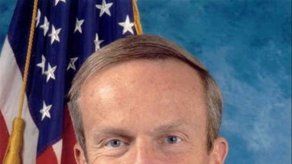 Akin sigue en campaña tras declaración sobre violación y embarazo