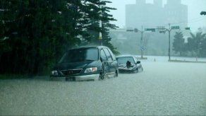Lluvias torrenciales obligan a cerrar el aeropuerto de Taipei
