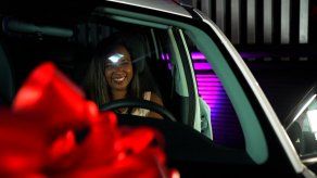 Ganadora del Duelo Novelero 2023 con su carro nuevo
