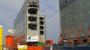 Barco que trae las primeras compuertas de las esclusas zarpó este lunes