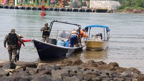 Policía Nacional rescata a tres personas en costas de Veracruz Policía Nacional rescata a tres personas en costas de Veracruz
